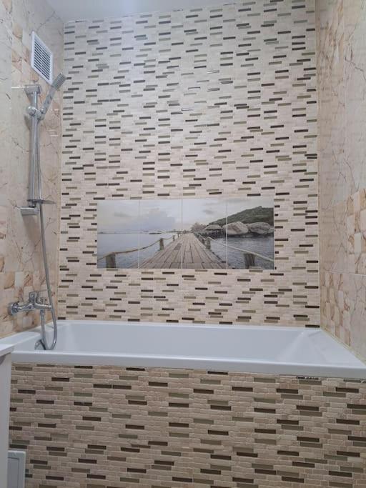 Casuta Cu Povesti Apartment Къмпина Екстериор снимка