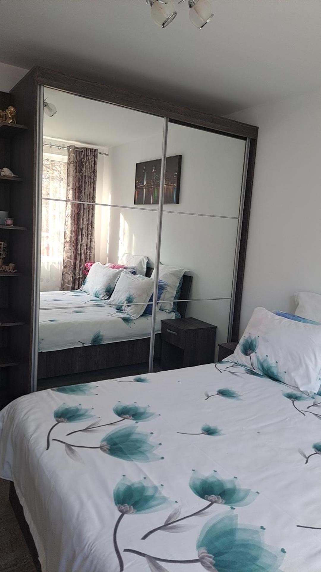Casuta Cu Povesti Apartment Къмпина Екстериор снимка